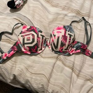 VS bra 34D never worn. Tshirt bra